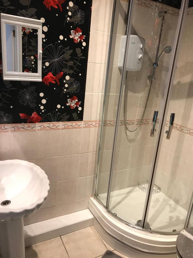 韦斯特伯里 红木旅舍酒店 外观 照片